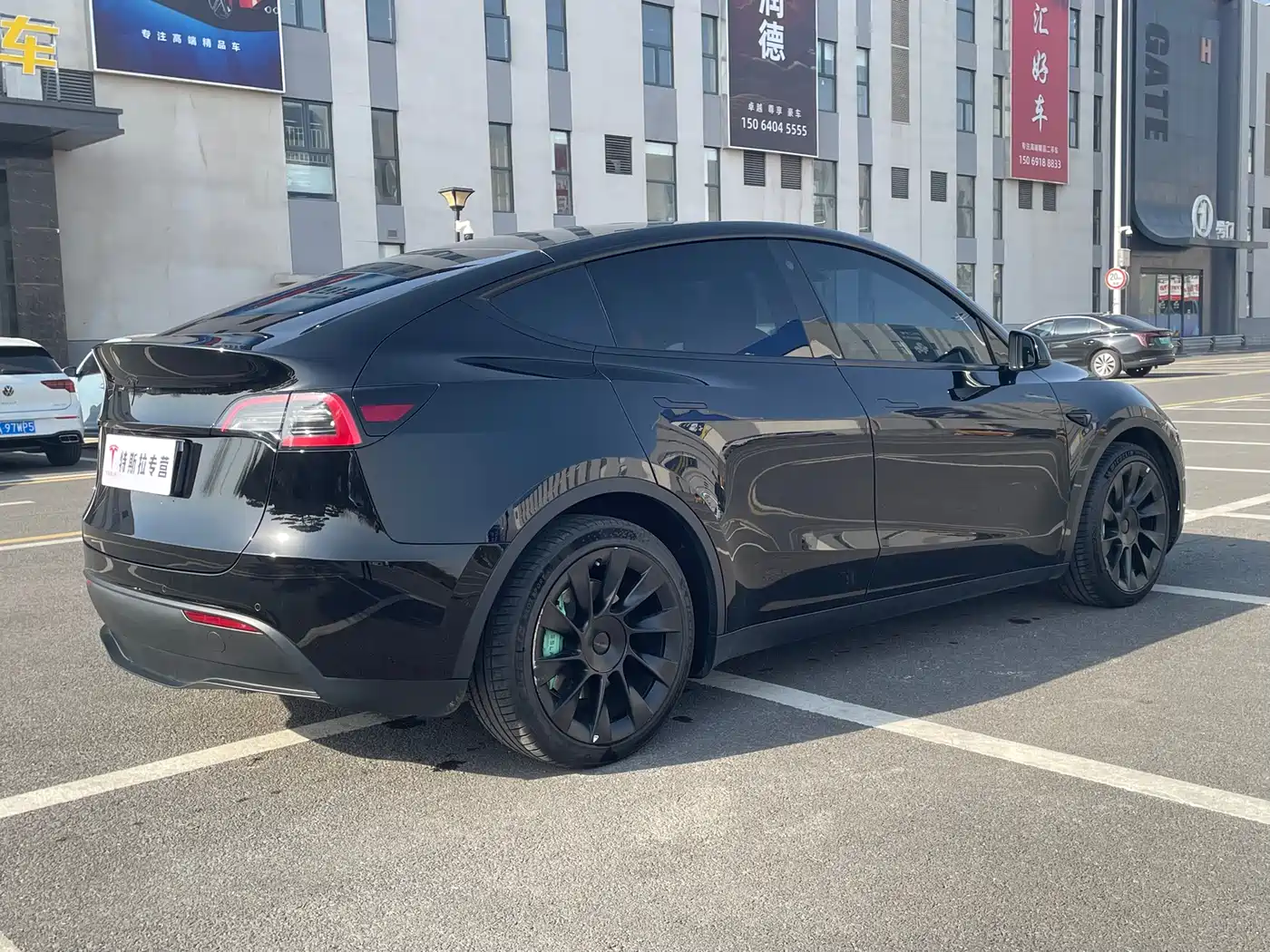TESLA MODEL Y
