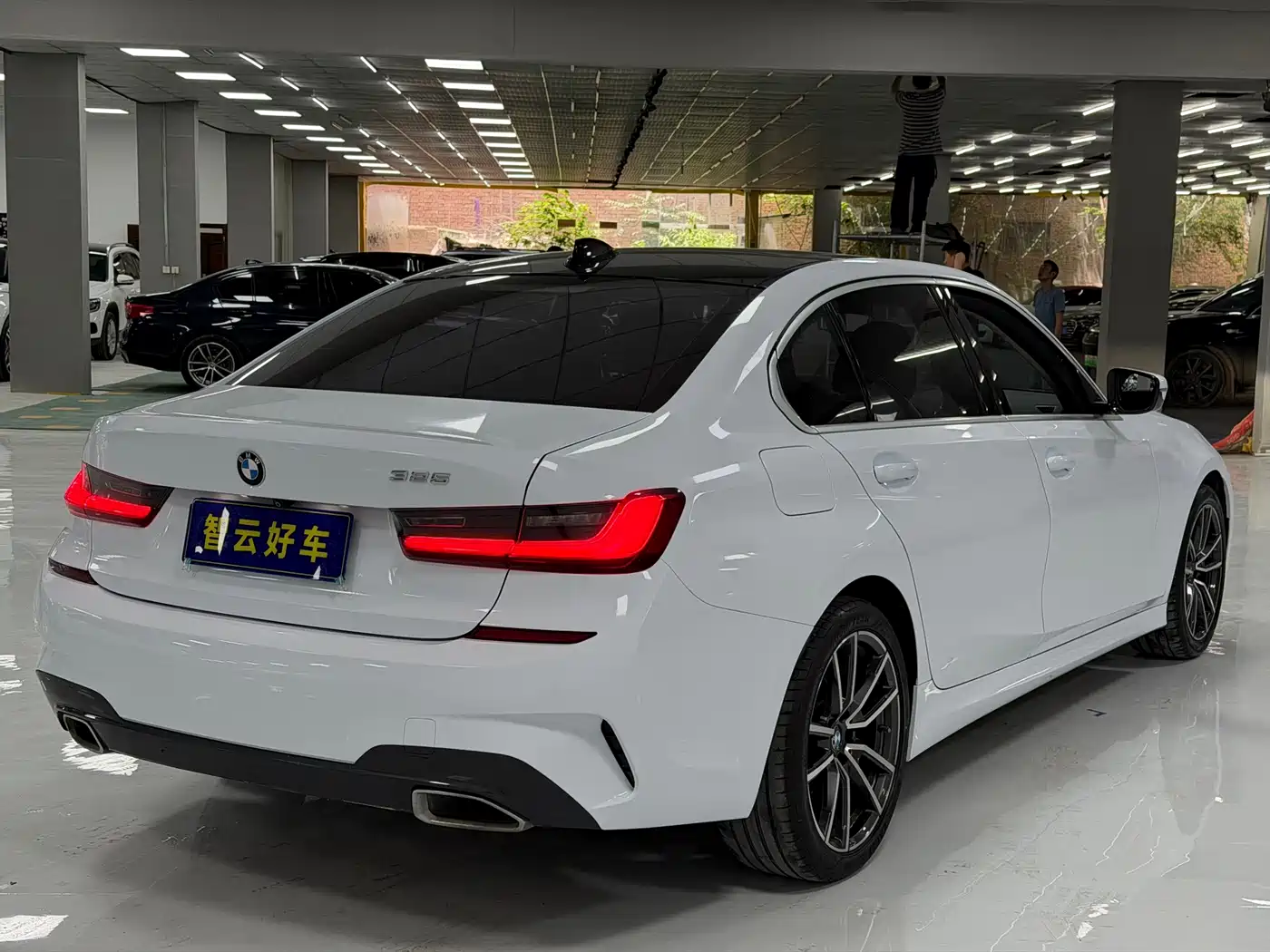BMW 3 Series 2020 325Li M Sport Package фото 9