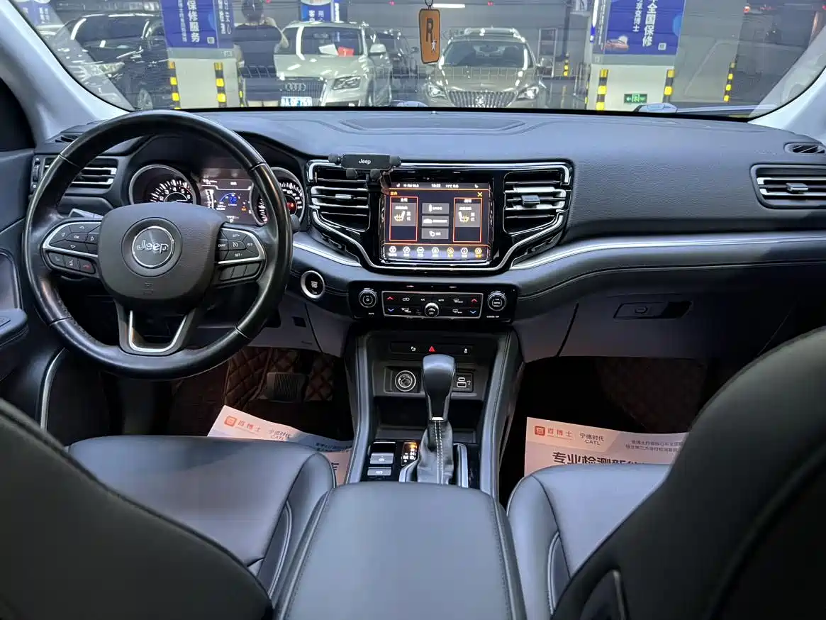 JEEP GRAND COMMANDER