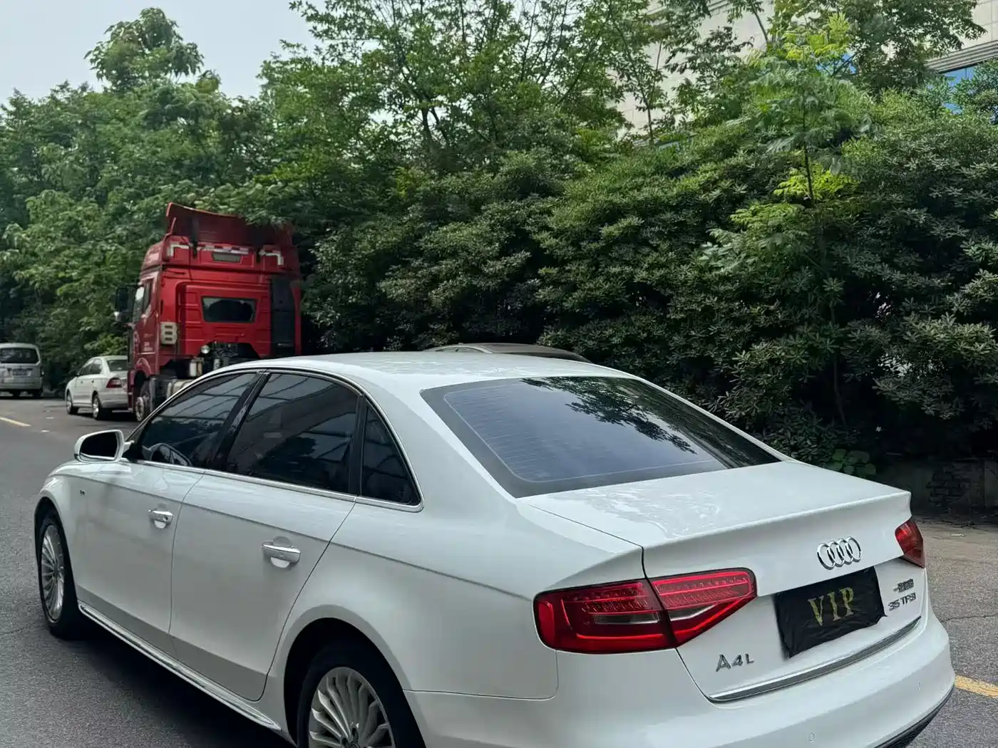 Audi A4L 2016 35 TFSI Collector's Edition S line Comfort фото 7