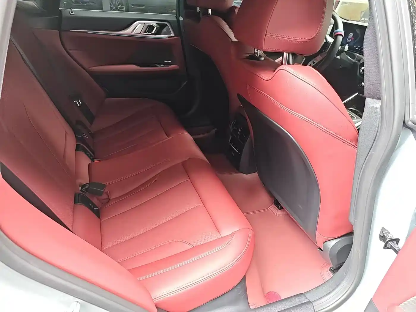 BMW 4 Series 2024 430i M Sport Shadow Edition фото 5