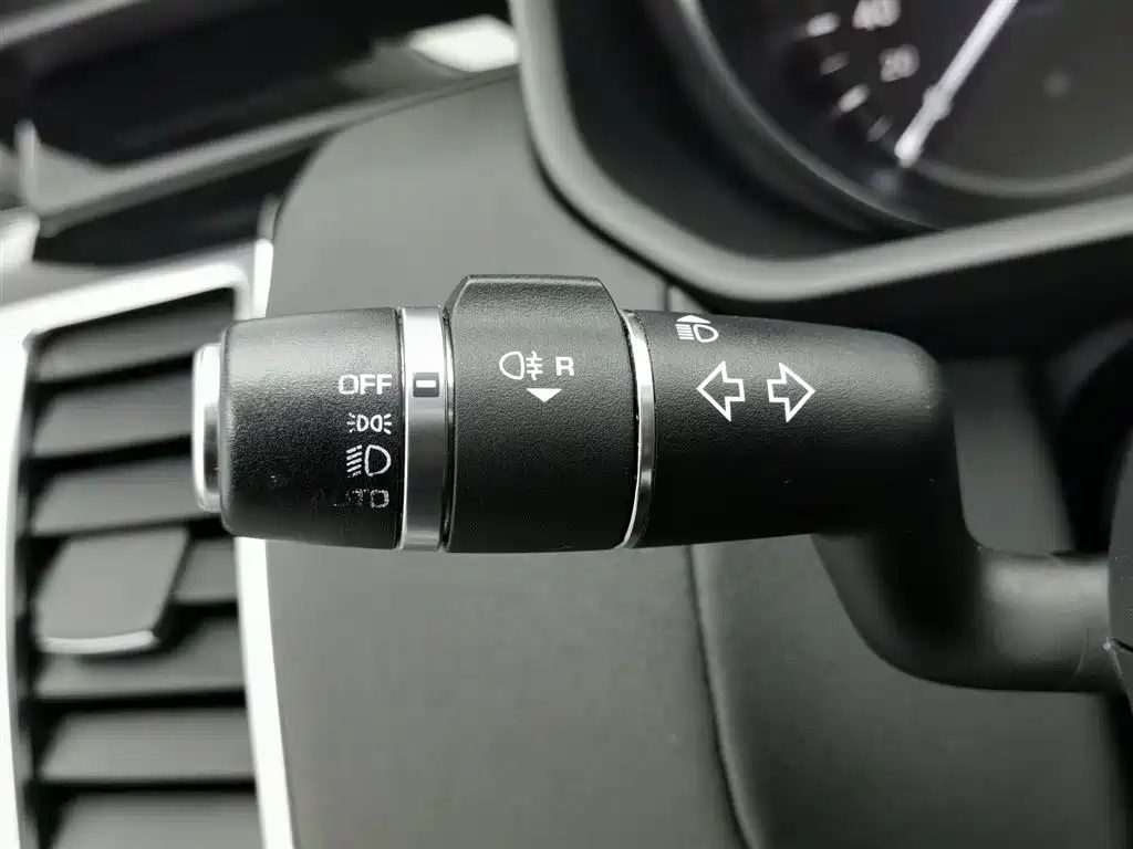 Land Rover Discovery 2019 3.0 SC V6 SE фото 21
