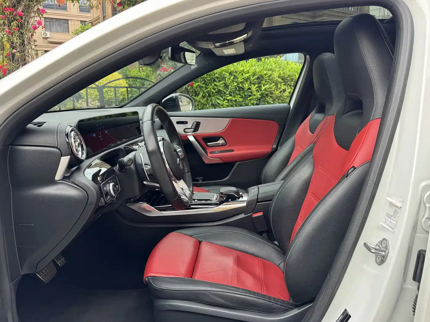Mercedes-Benz A-Class AMG (Import) 2020 AMG A 35 4MATIC фото 10