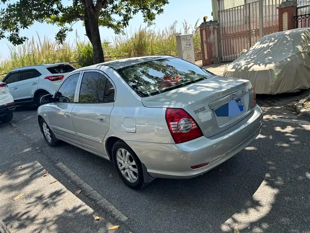 Hyundai Elantra 2011 Model 1.6L Automatic Comfort фото 9