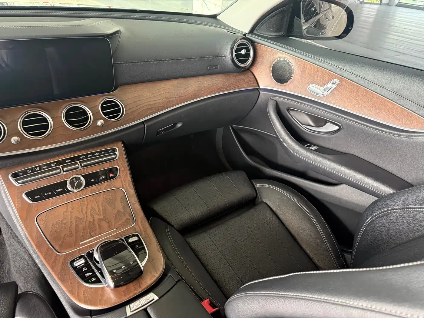 Mercedes-Benz E-Class 2018 Facelift E 200 L фото 13