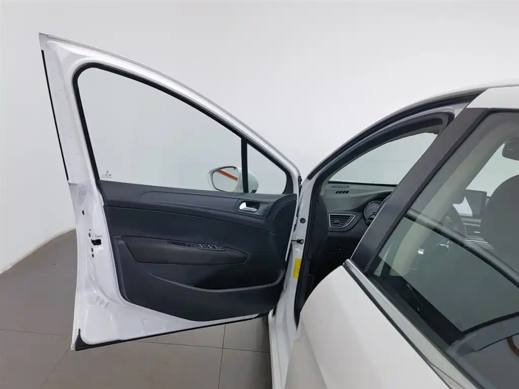 Peugeot 308 2014 Model Joy Edition Classic 1.6L Automatic Superior Style фото 8