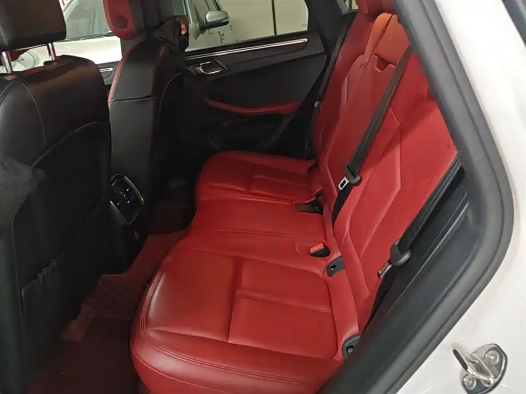 Porsche Macan 2017 Macan 2.0T фото 17