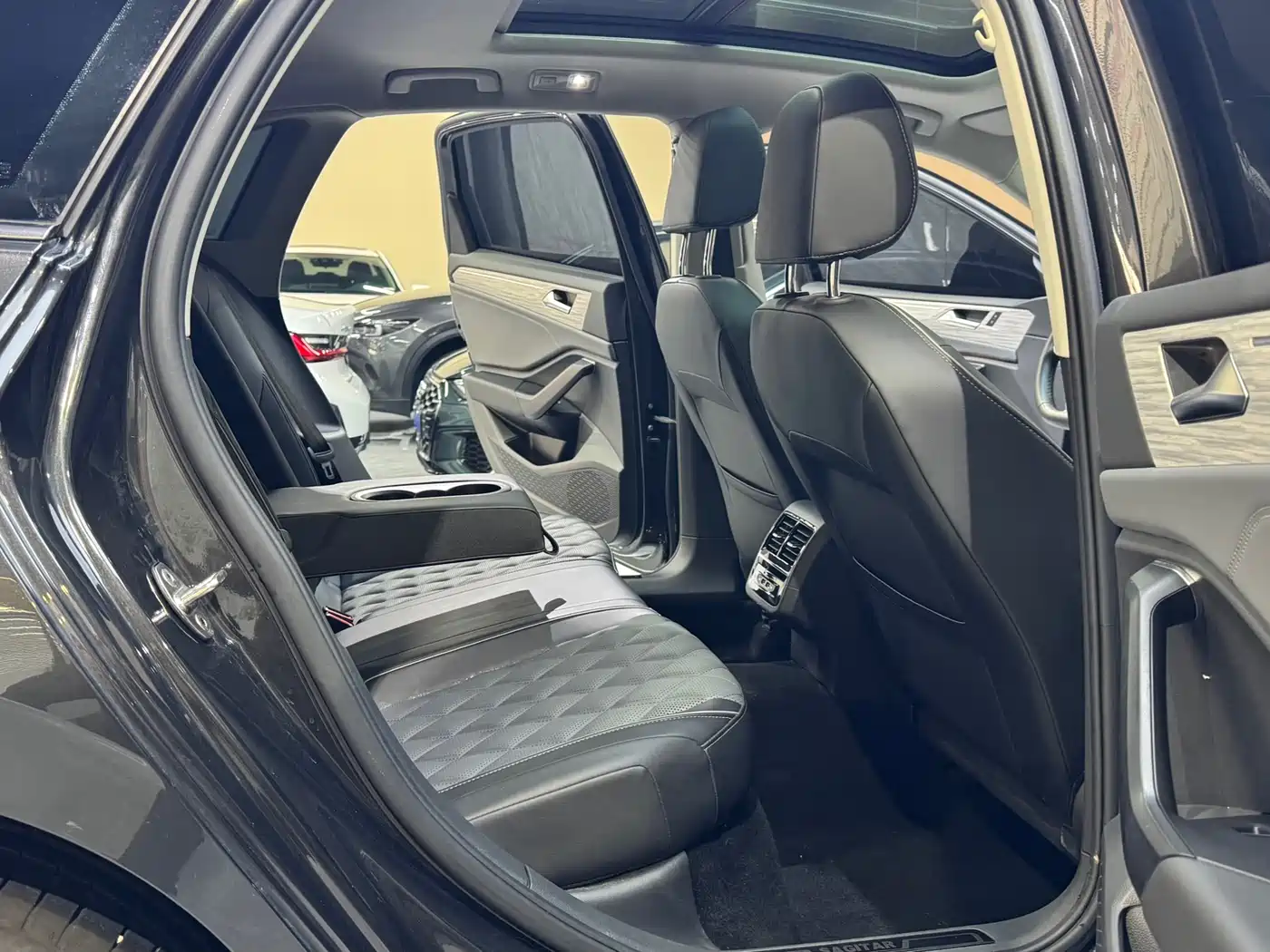 Volkswagen Sagitar 2023 280TSI DSG Surpass Plus Edition фото 8