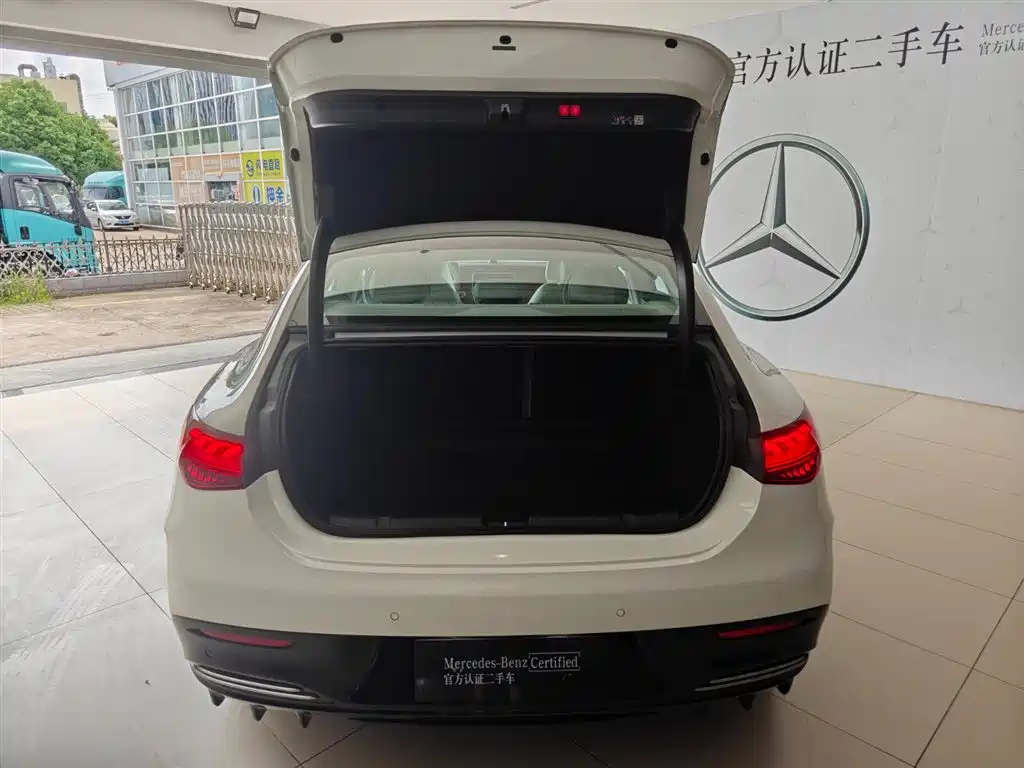 Mercedes-Benz EQE 2025 500 4MATIC Pioneer фото 6