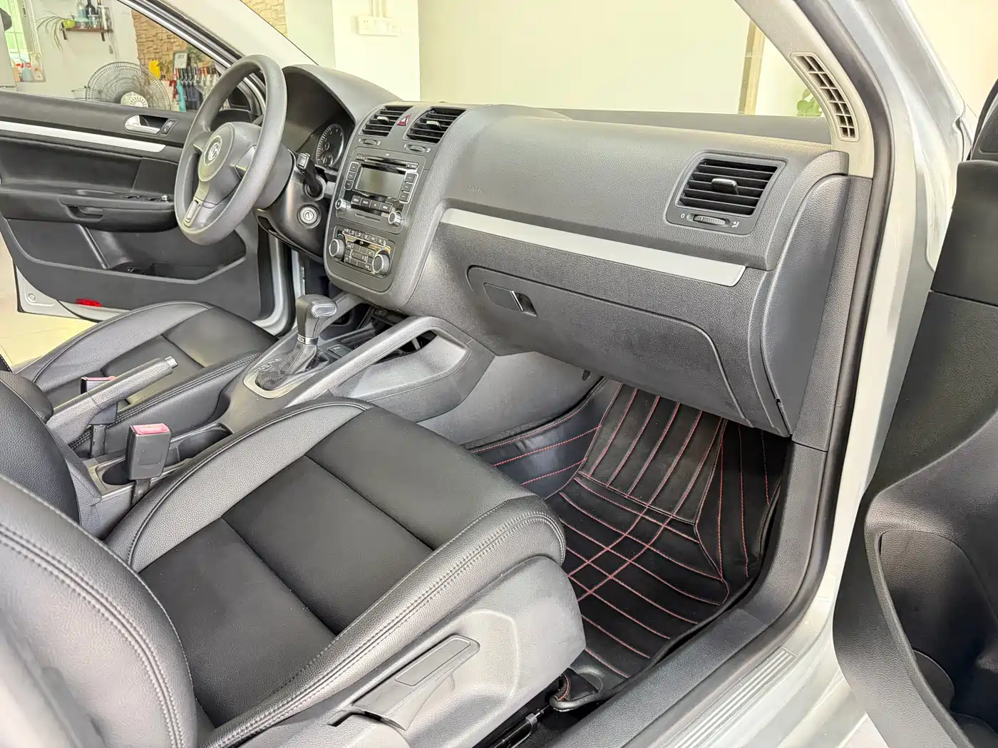 Volkswagen Sagitar 2011 1.4TSI Automatic Technology фото 11