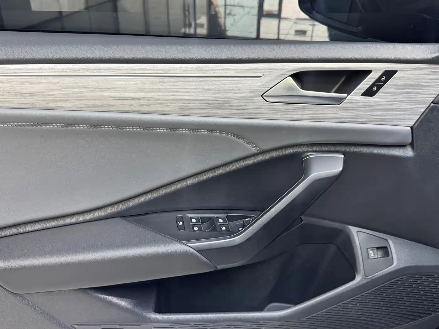 Volkswagen Sagitar 2023 280TSI DSG Surpass Plus Edition фото 10