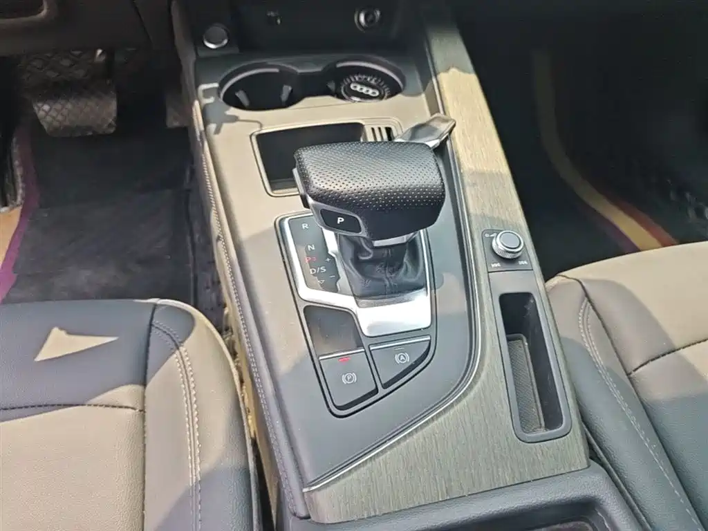 Audi A4L 2022 40 TFSI Luxury Elegance фото 14