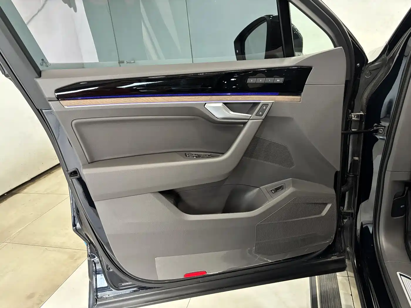 Volkswagen Touareg 2022 3.0TSI Rui Xiang Edition Classic Sport Package фото 10