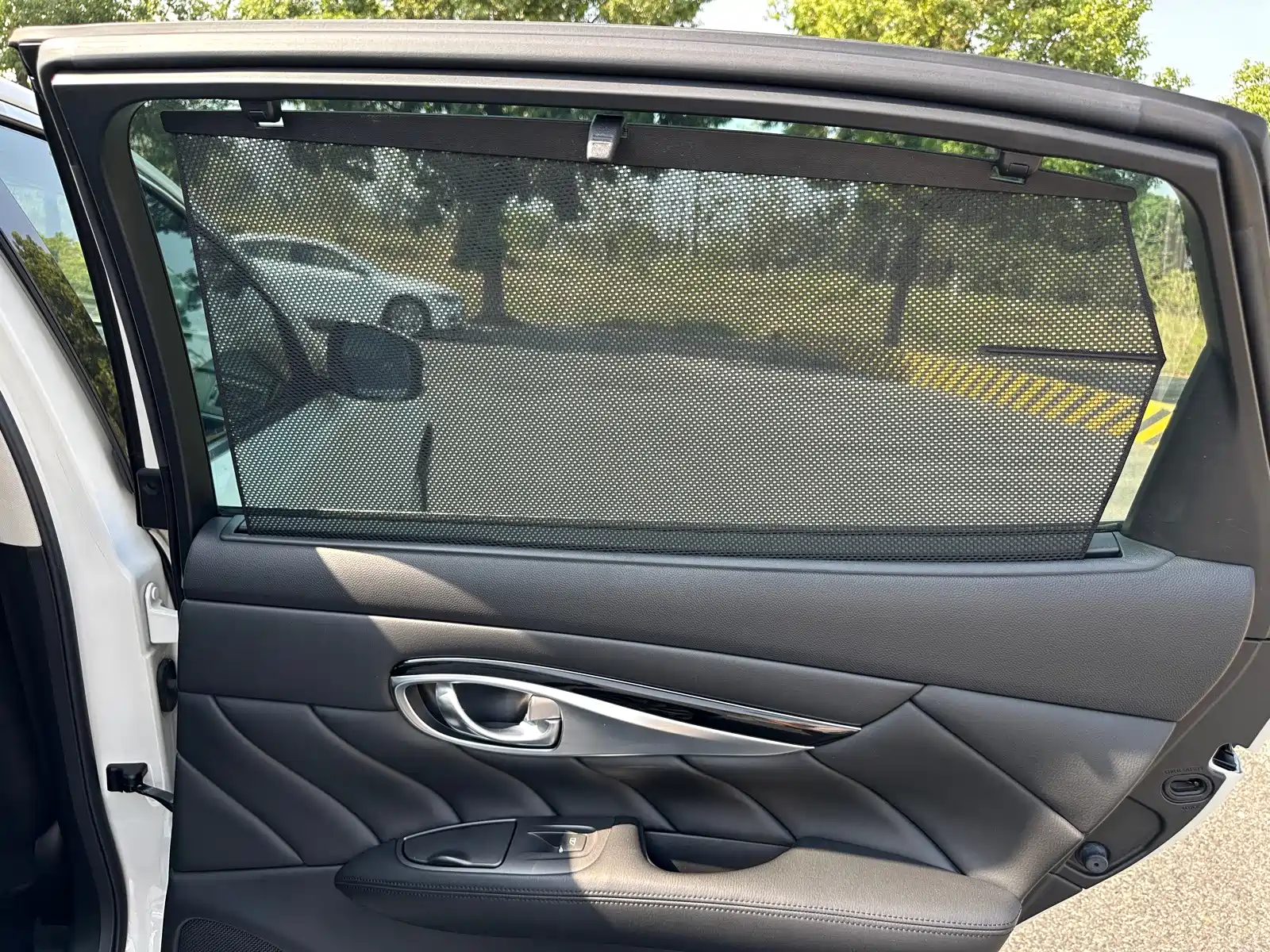 Photo 17 - Infiniti Q70