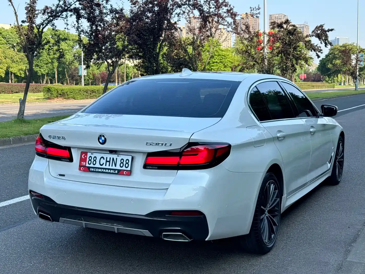 BMW 5 Series 2022 530Li Leading Luxury Package фото 10