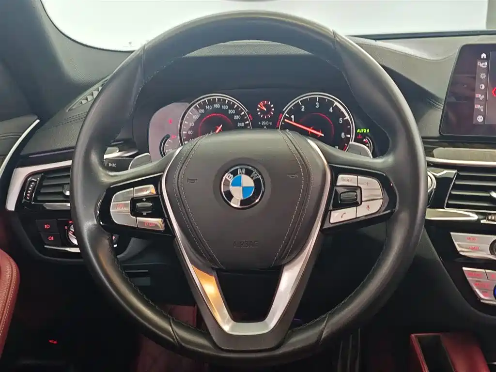 BMW 5 Series 2018 530Li Leading M Sport Package фото 9