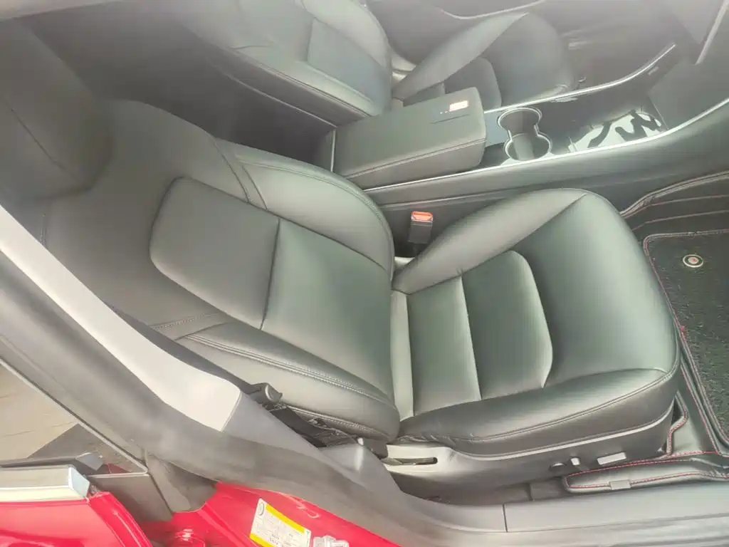 Фото 25 - Tesla Model 3