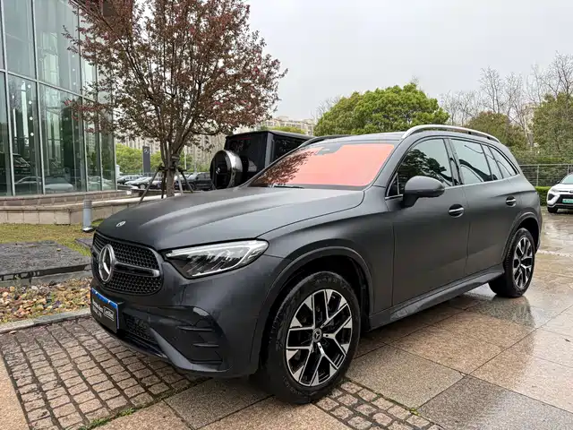 MERCEDES-BENZ GLC