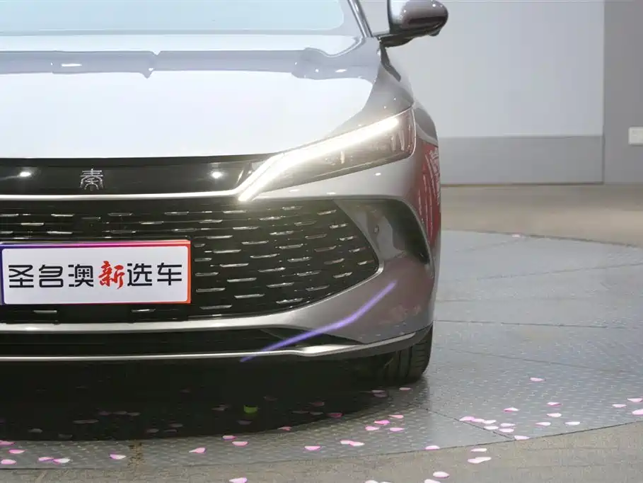 BYD Qin L 2025 DM-i Smart Drive Edition 80KM Leading фото 3