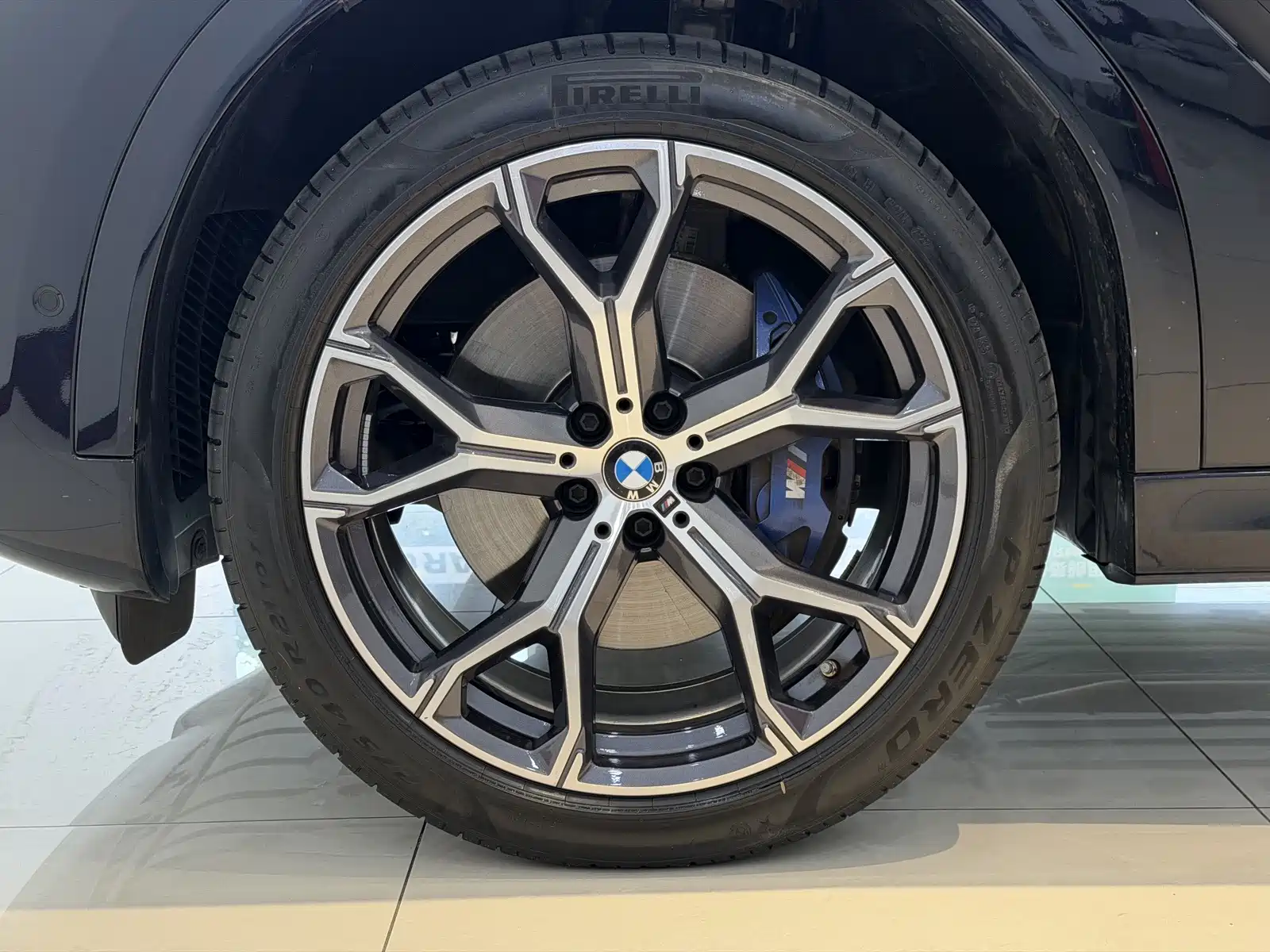 Фото 21 - BMW X6