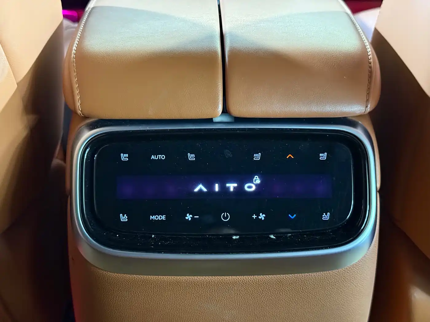 AITO Wenjie AITO M7 2024 1.5T Smart Drive 4WD Ultra 5-seater фото 14