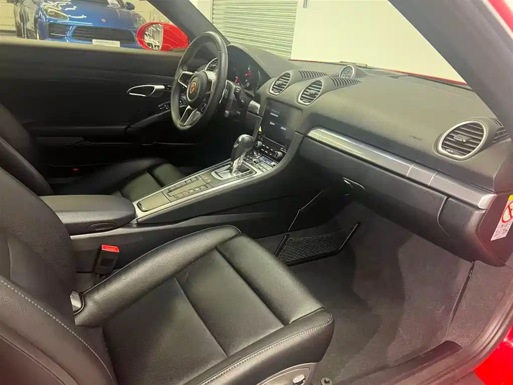 Porsche 718 2018 Cayman 2.0T фото 10