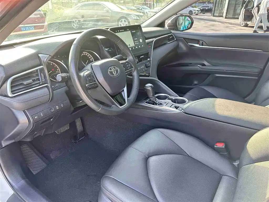 Toyota Camry 2021 2.0G Luxury Edition фото 9