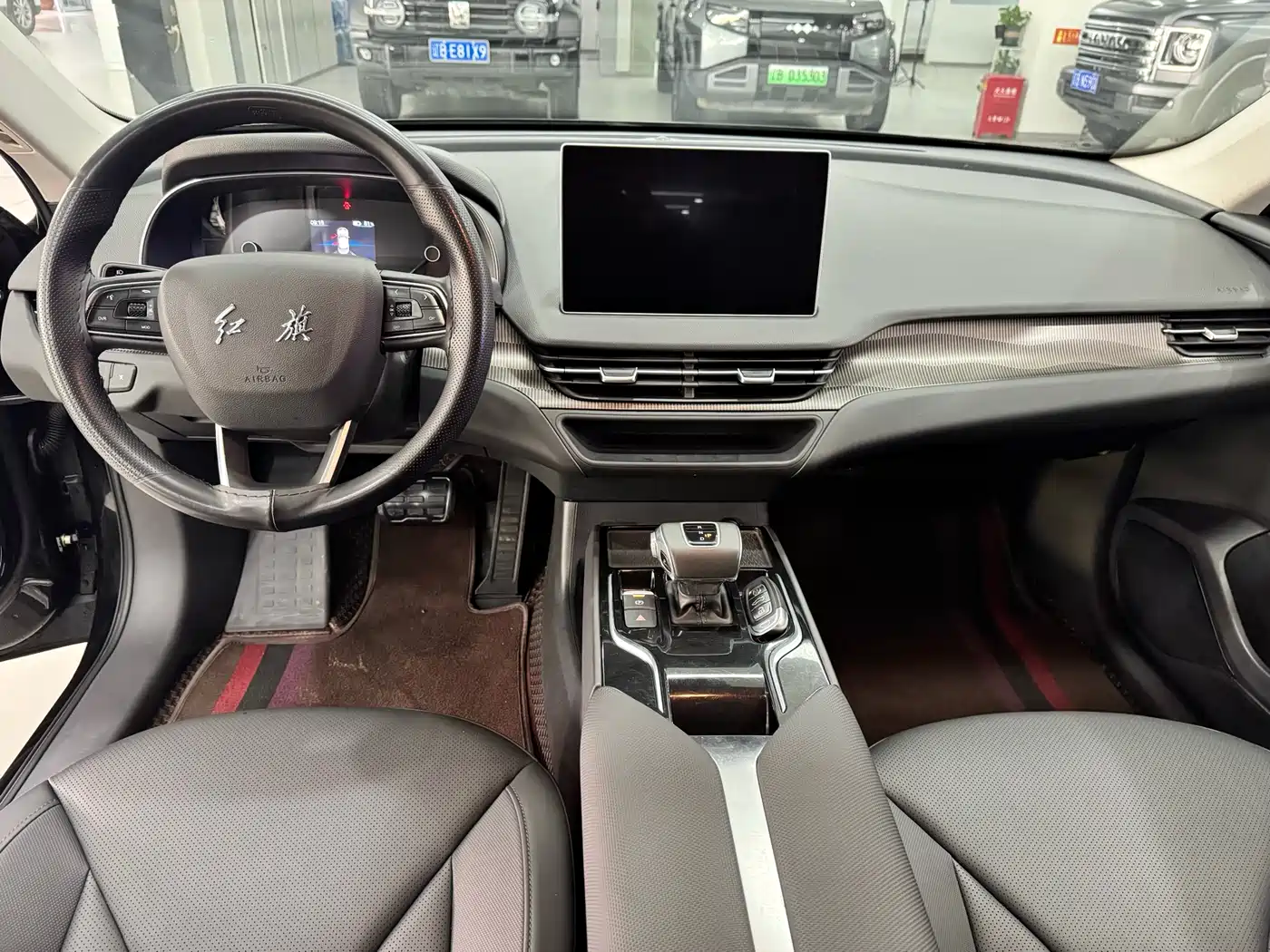 Hongqi E-QM5 2022 431km Charging Enjoyment Edition фото 7