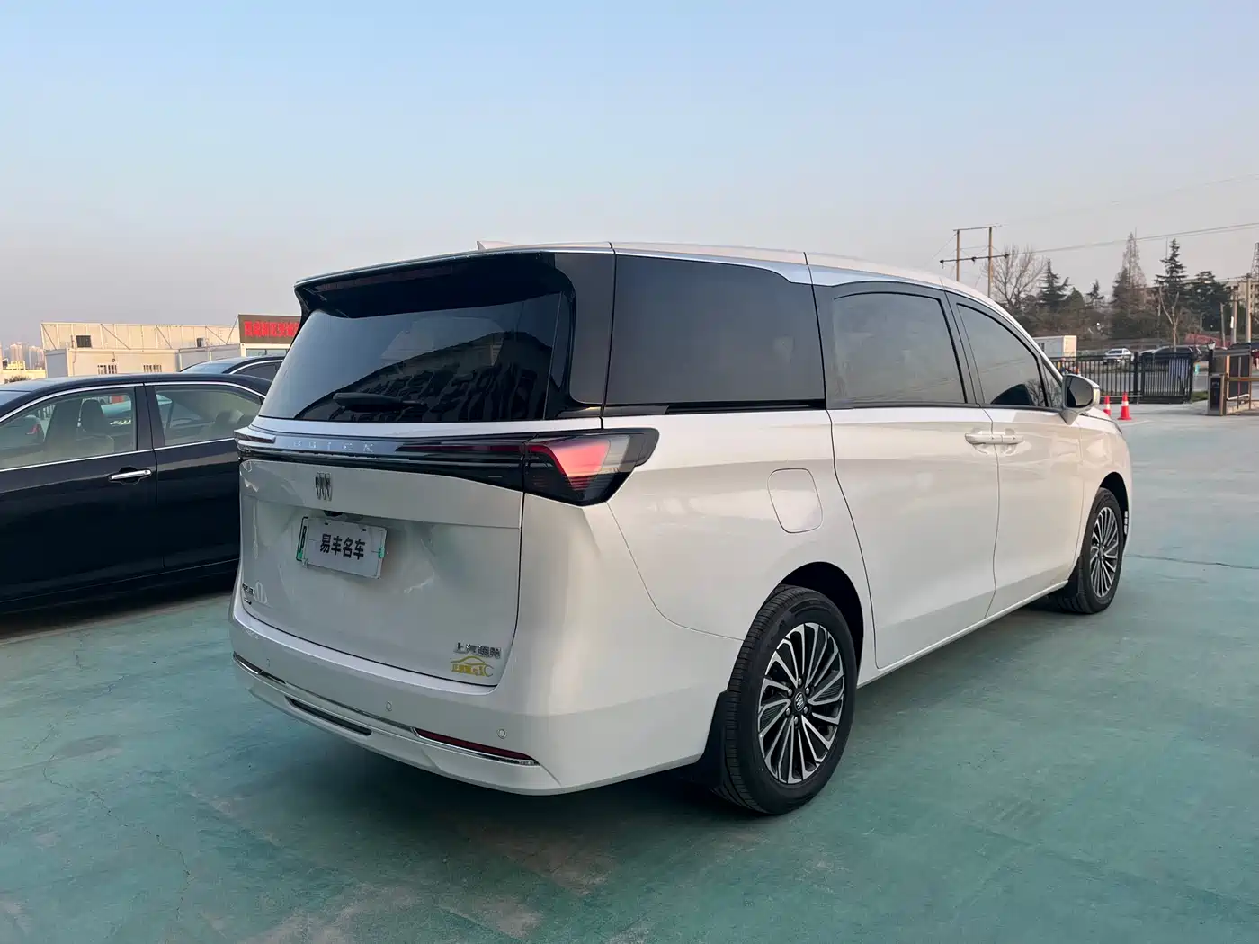 BUICK GL8 NEW ENERGY