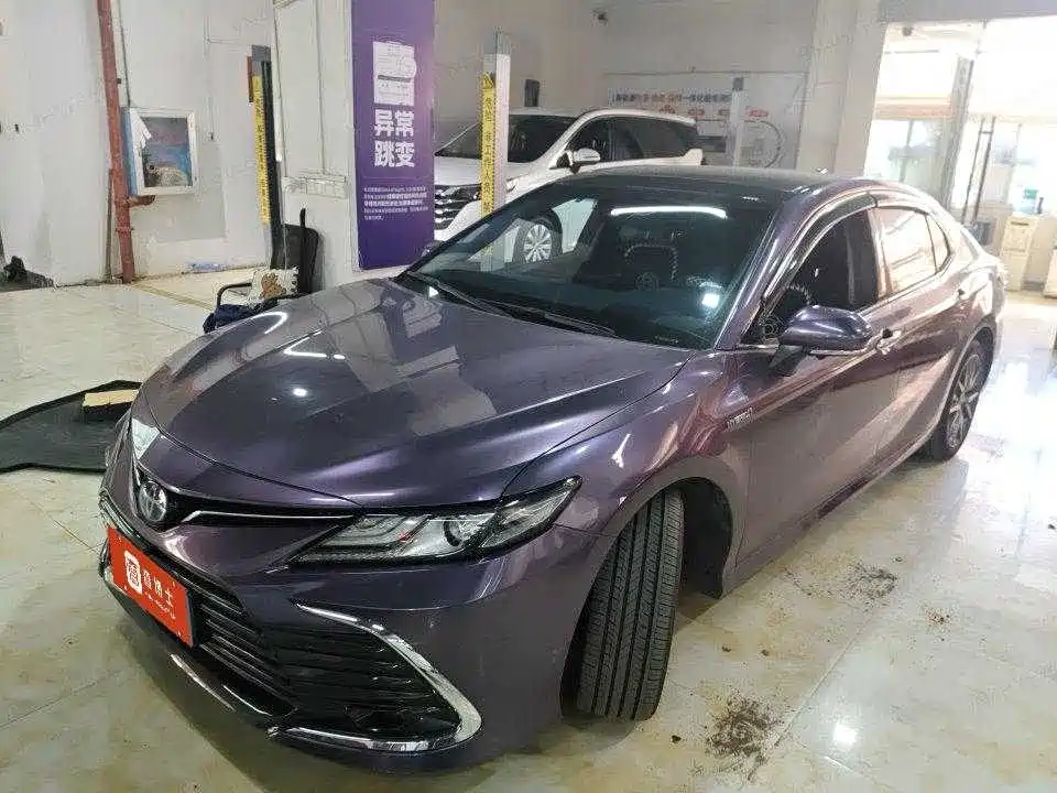 Фото 1 - Toyota Camry