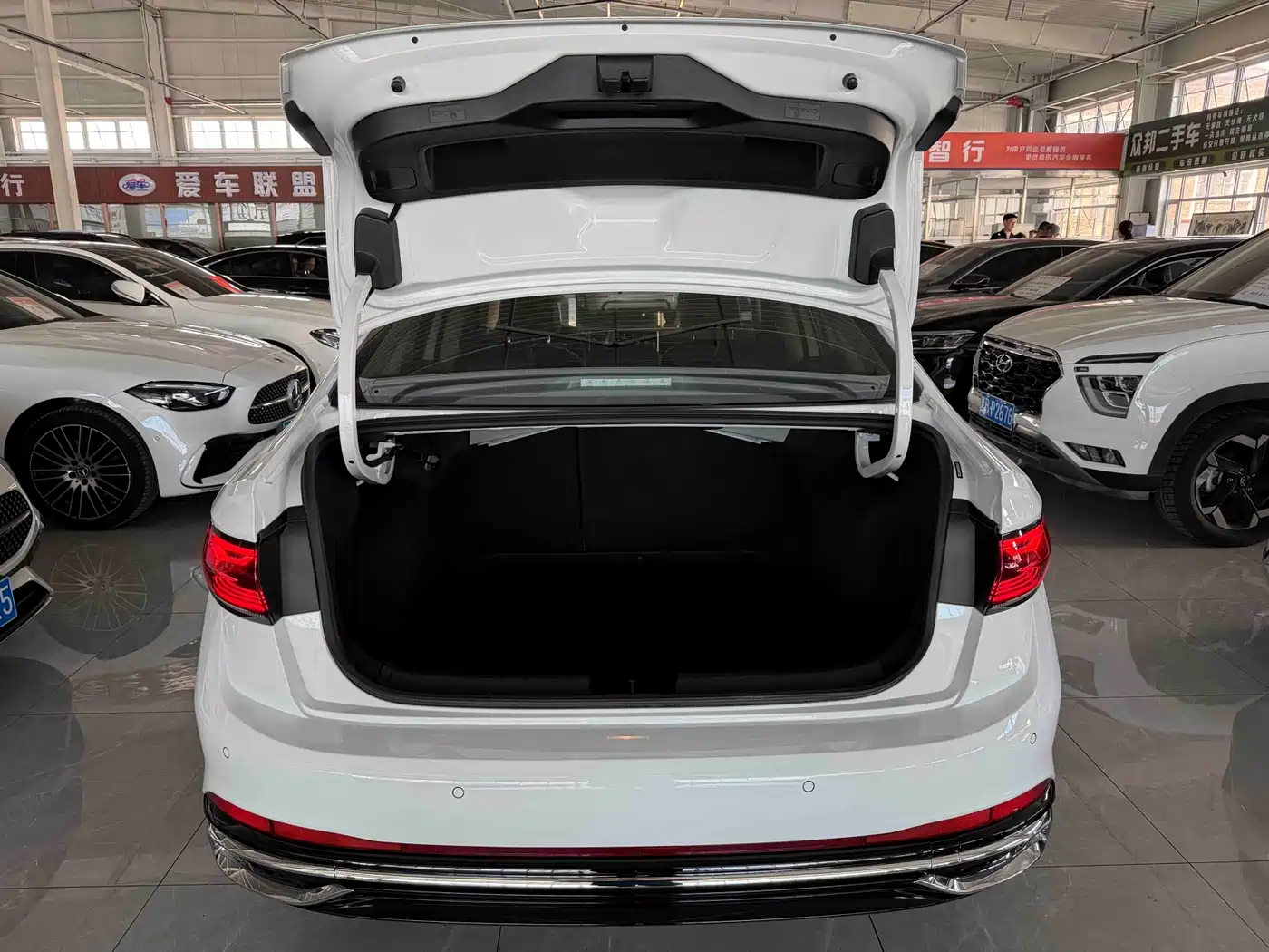 Volkswagen Sagitar 2023 Model Year 280TSI DSG Surpass Edition фото 19