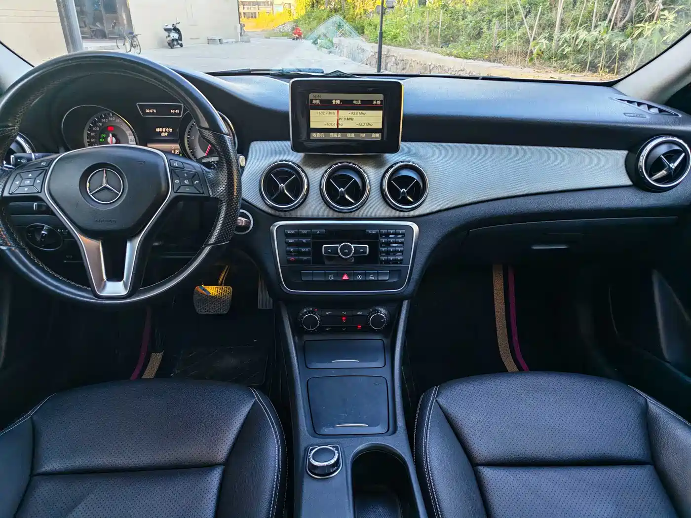 Mercedes-Benz GLA 2015 GLA 200 Dynamic фото 8