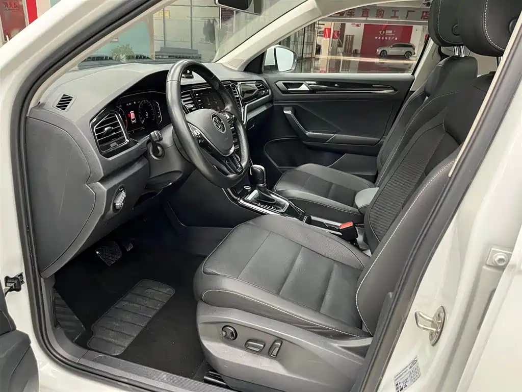 Volkswagen T-ROC 2022 280TSI DSG 2WD Comfort PLUS фото 4