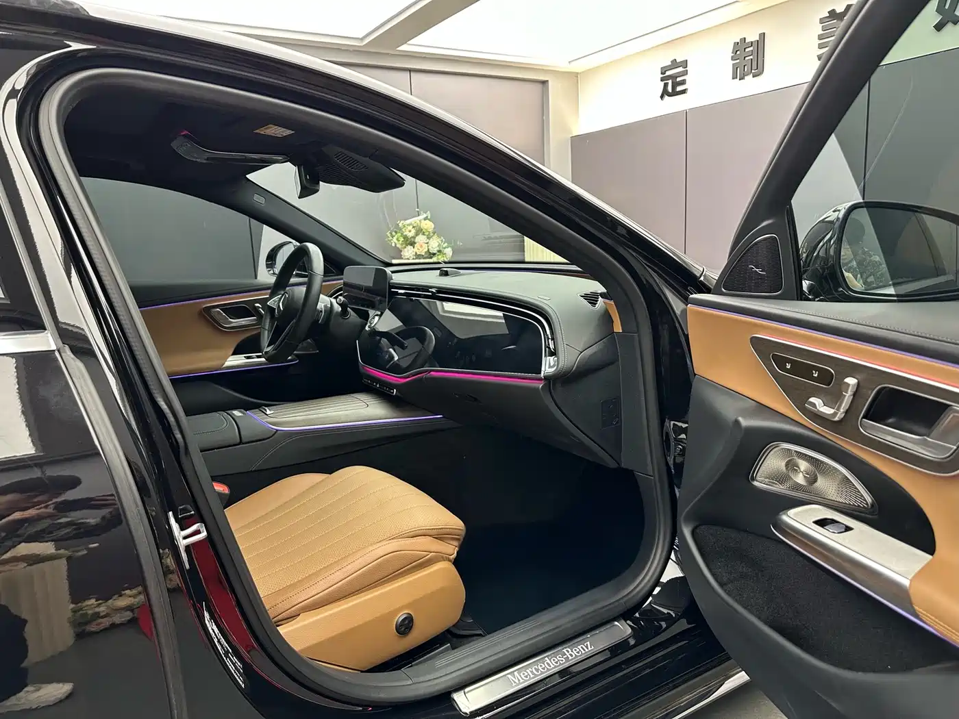 Mercedes-Benz E-Class 2024 Model E 300 L Luxury фото 5