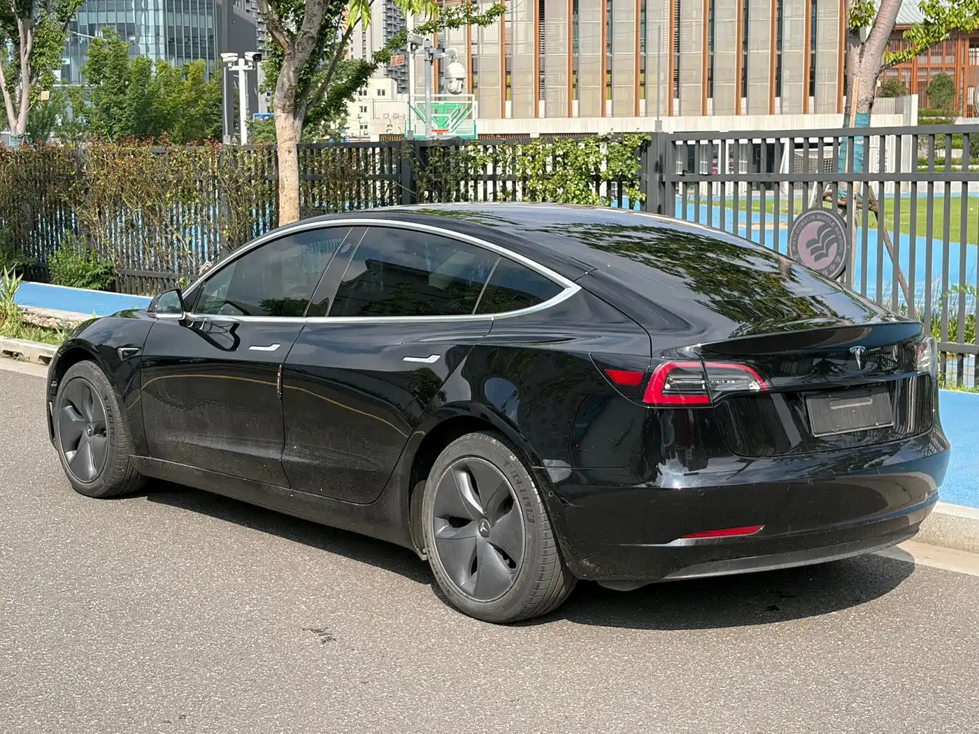 Фото 5 - Tesla Model 3