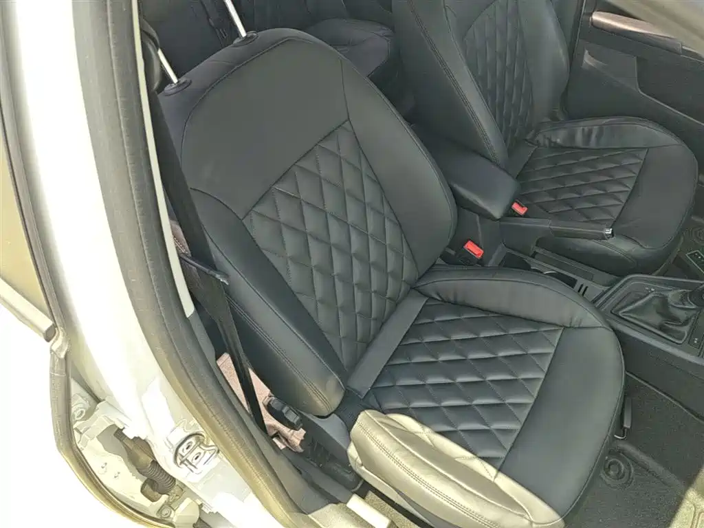 Volkswagen Lavida 2017 1.6L Automatic Trend Edition фото 25
