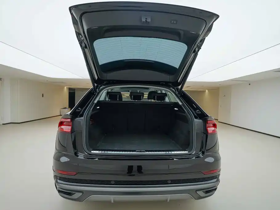 Audi Q8 2023 2022 55 TFSI Luxury Dynamic