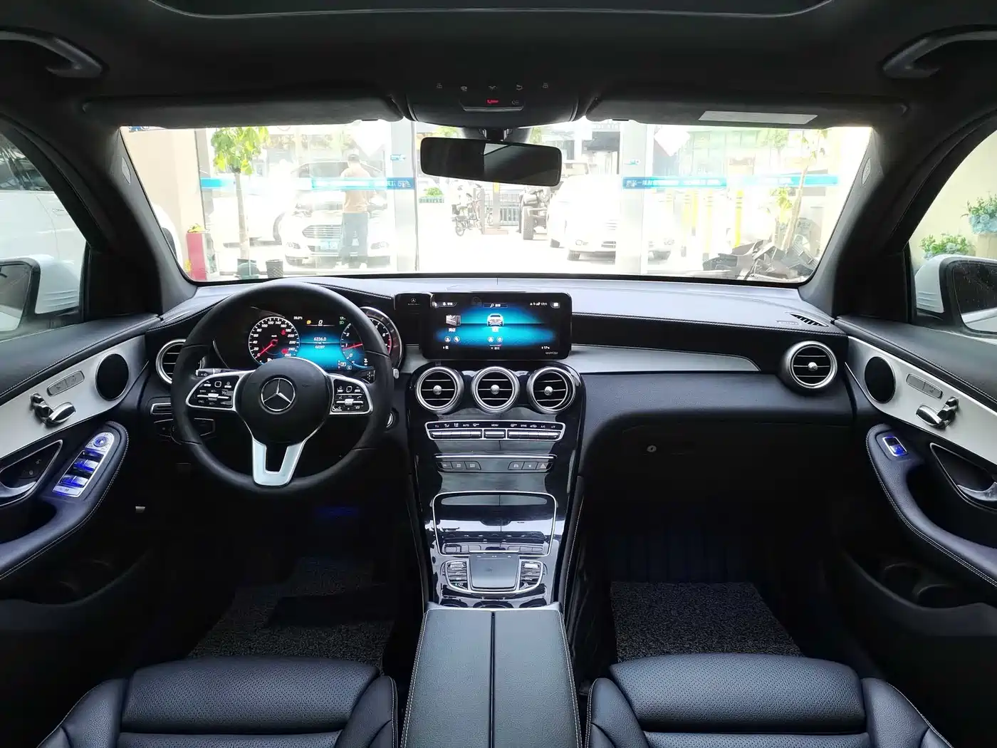 Mercedes-Benz GLC 2021 GLC 260 L 4MATIC Sporty фото 10