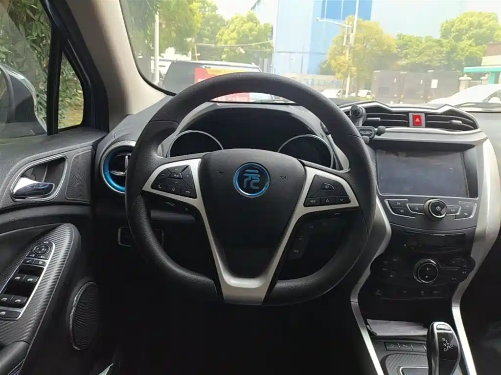 BYD Yuan New Energy 2019 EV360 Smart Connect Premium Edition фото 11