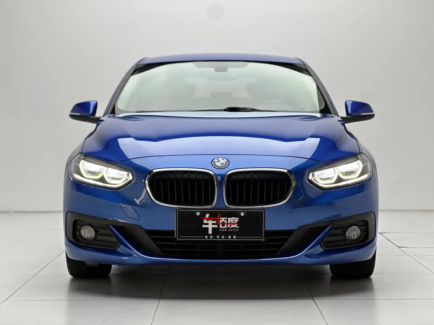 BMW 1 Series 2019 118i Fashion Edition фото 2