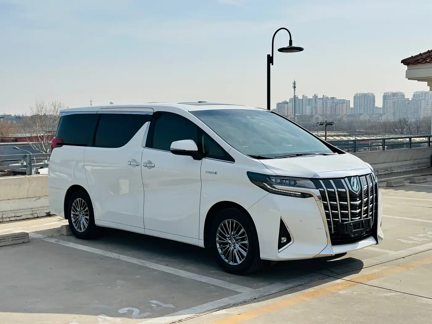 Toyota Alphard 2021 Hybrid 2.5L Premium фото 3