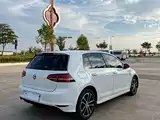 Photo 7 - Volkswagen Golf