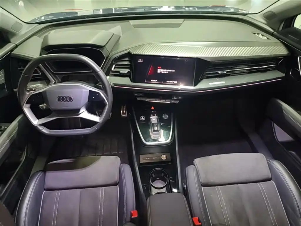 Audi Q4 e-tron 2023 50 e-tron quattro Creation Edition фото 10