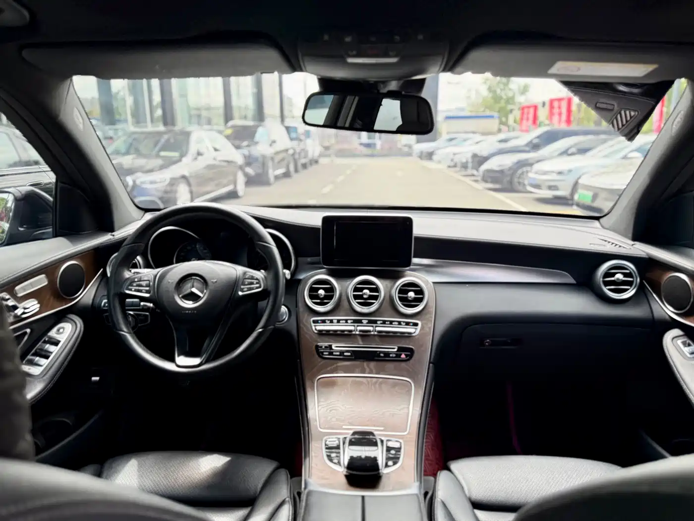 Mercedes-Benz GLC 2017 GLC 300 4MATIC Dynamic фото 28