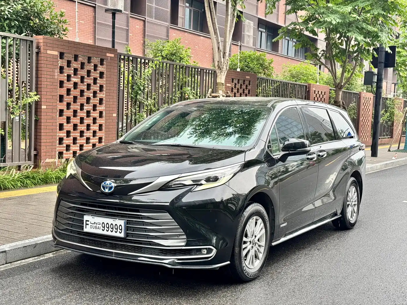 Toyota Sienna 2021 2.5L Hybrid Premium Edition