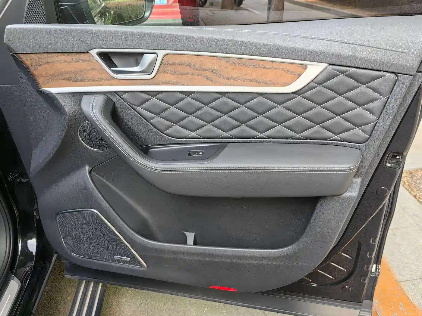 Hongqi HS7 2019 3.0T Automatic 4WD Smart Connection Flag Smooth Edition фото 12