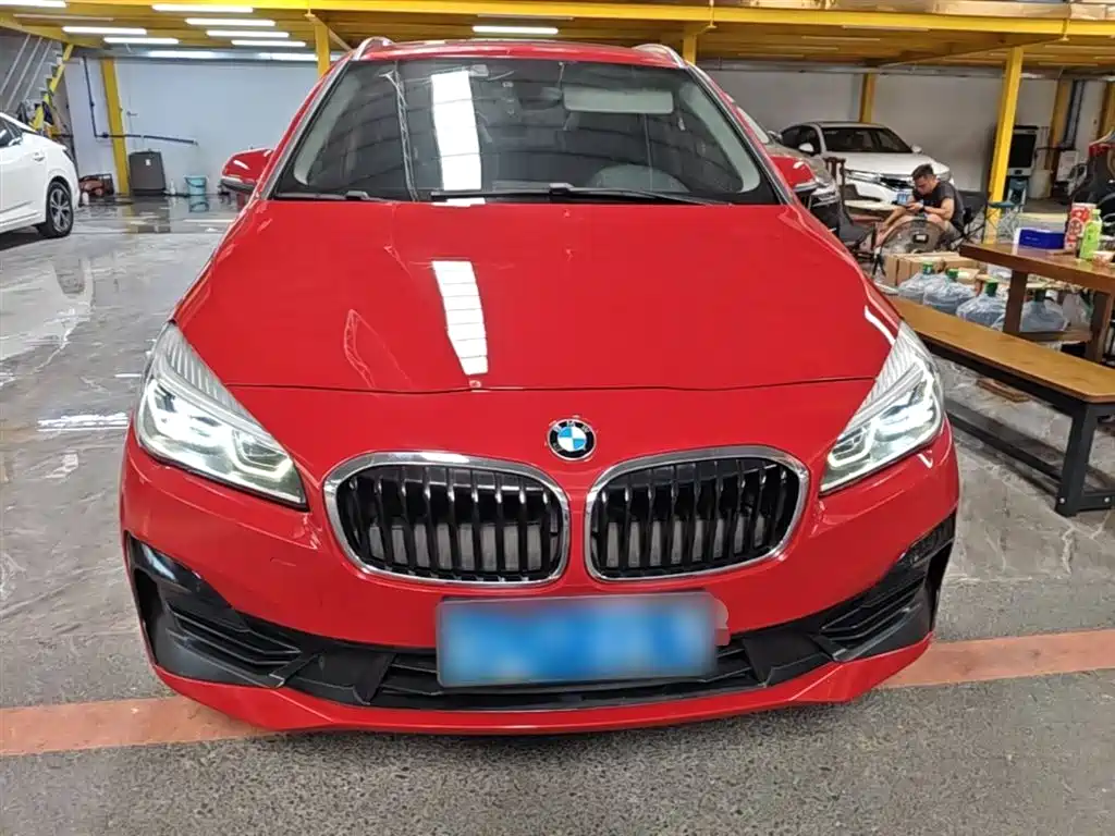 BMW 2 Series Touring 2018 218i M Sport Package фото 3