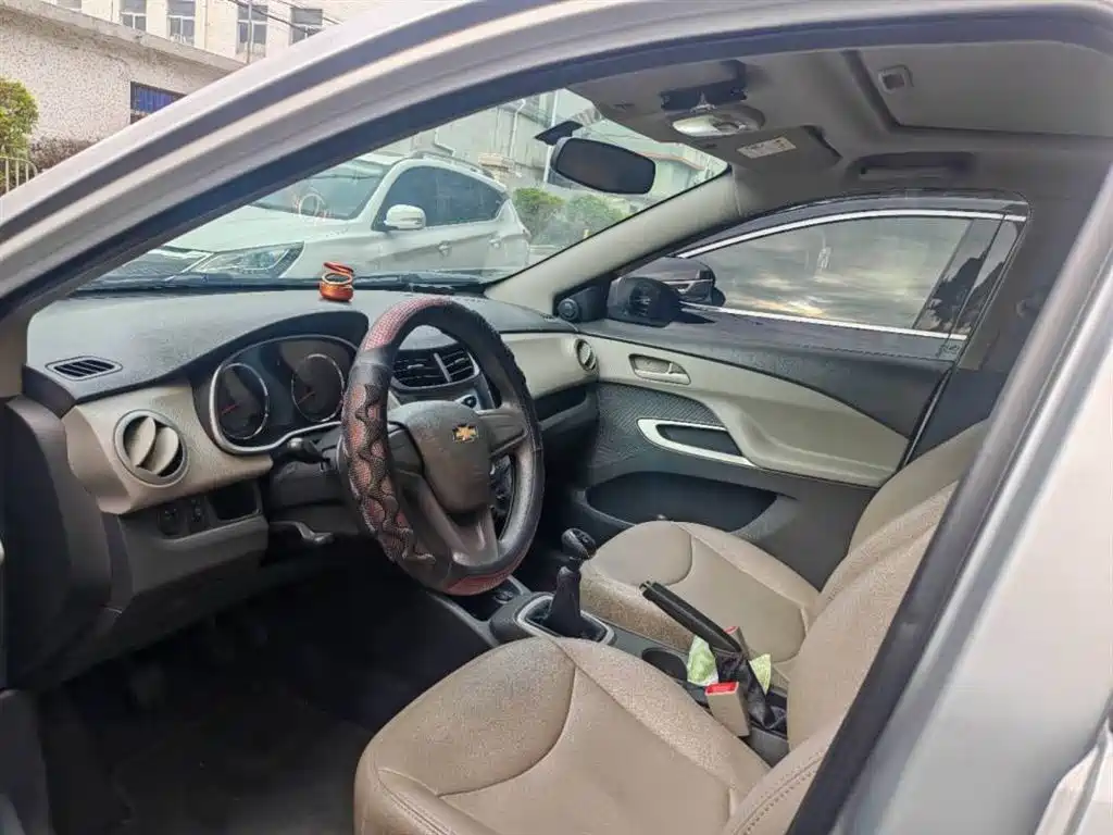 Chevrolet Sail 2015 Sail 3 1.5L Manual Ideal Sunroof Edition фото 2