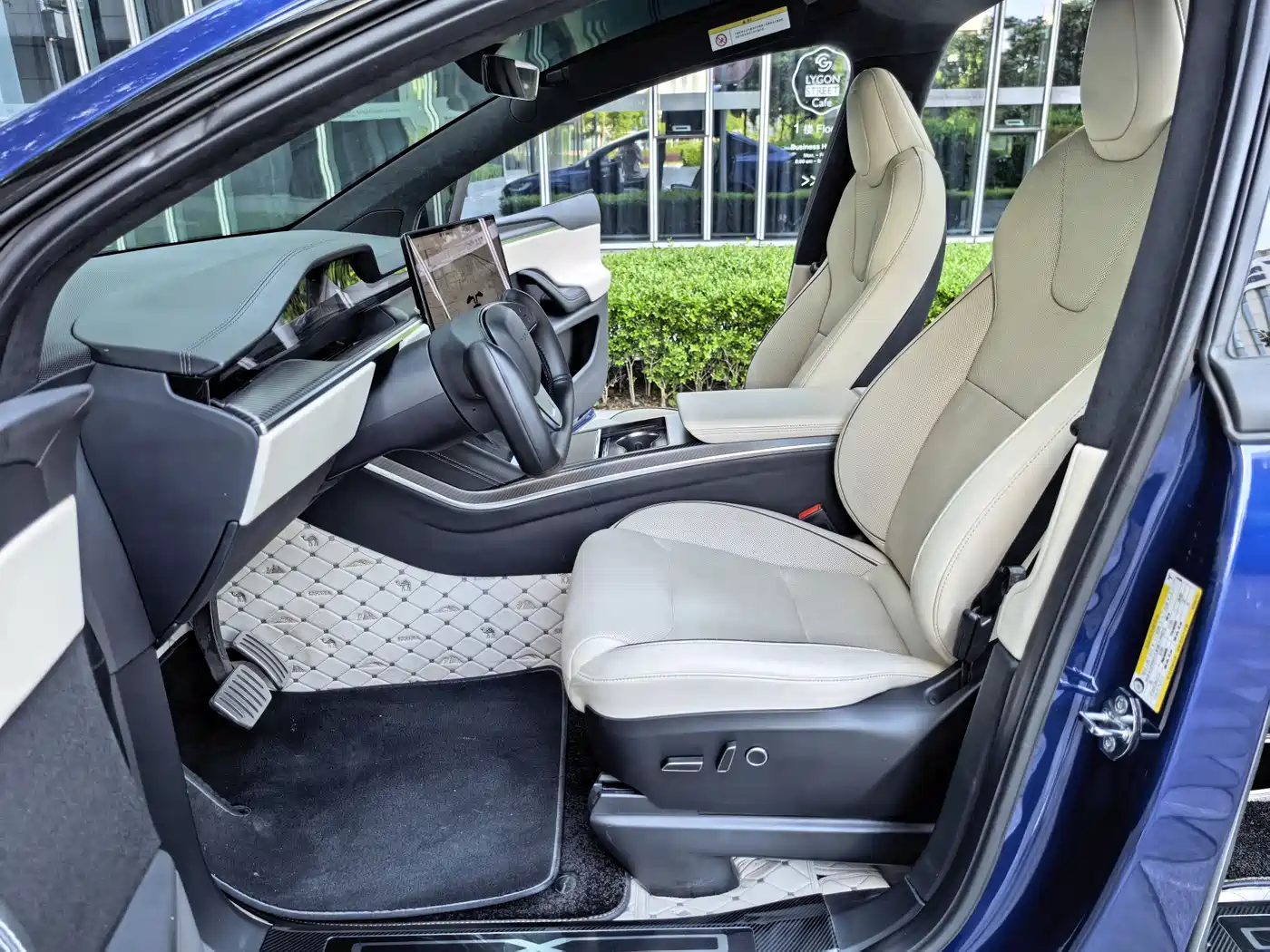 Tesla Model X 2023 Tri-motor AWD Plaid фото 15