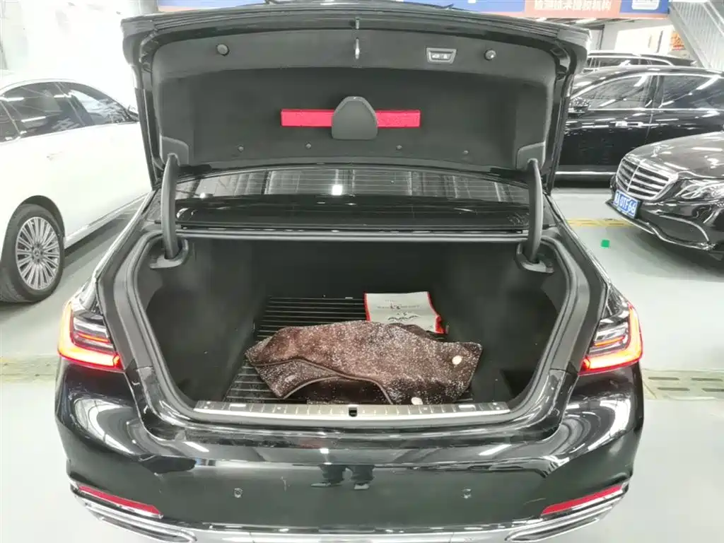 BMW 7 Series 2019 Facelift 740Li Leading Luxury Package фото 19